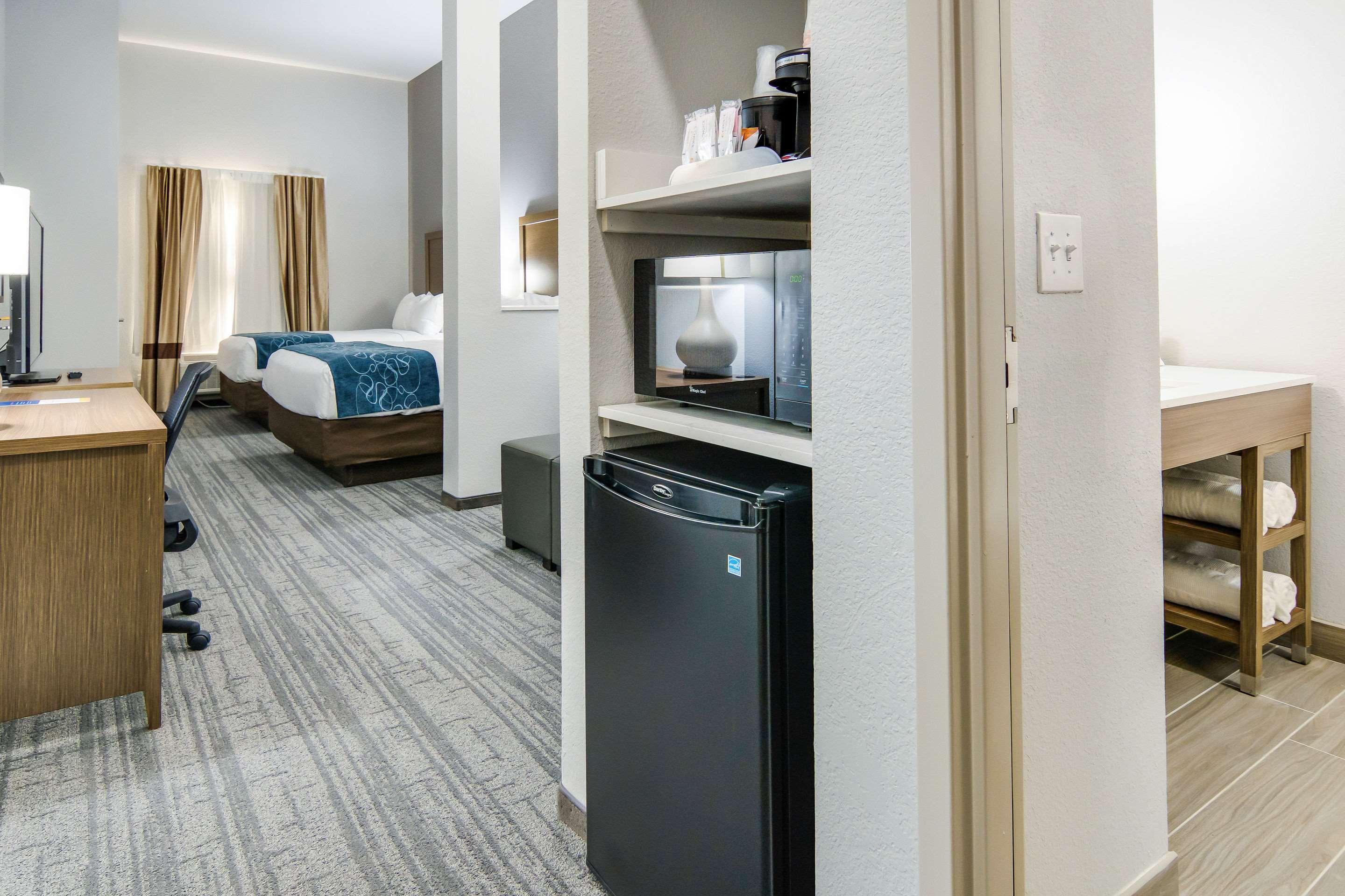 Comfort Dallas South Hotel