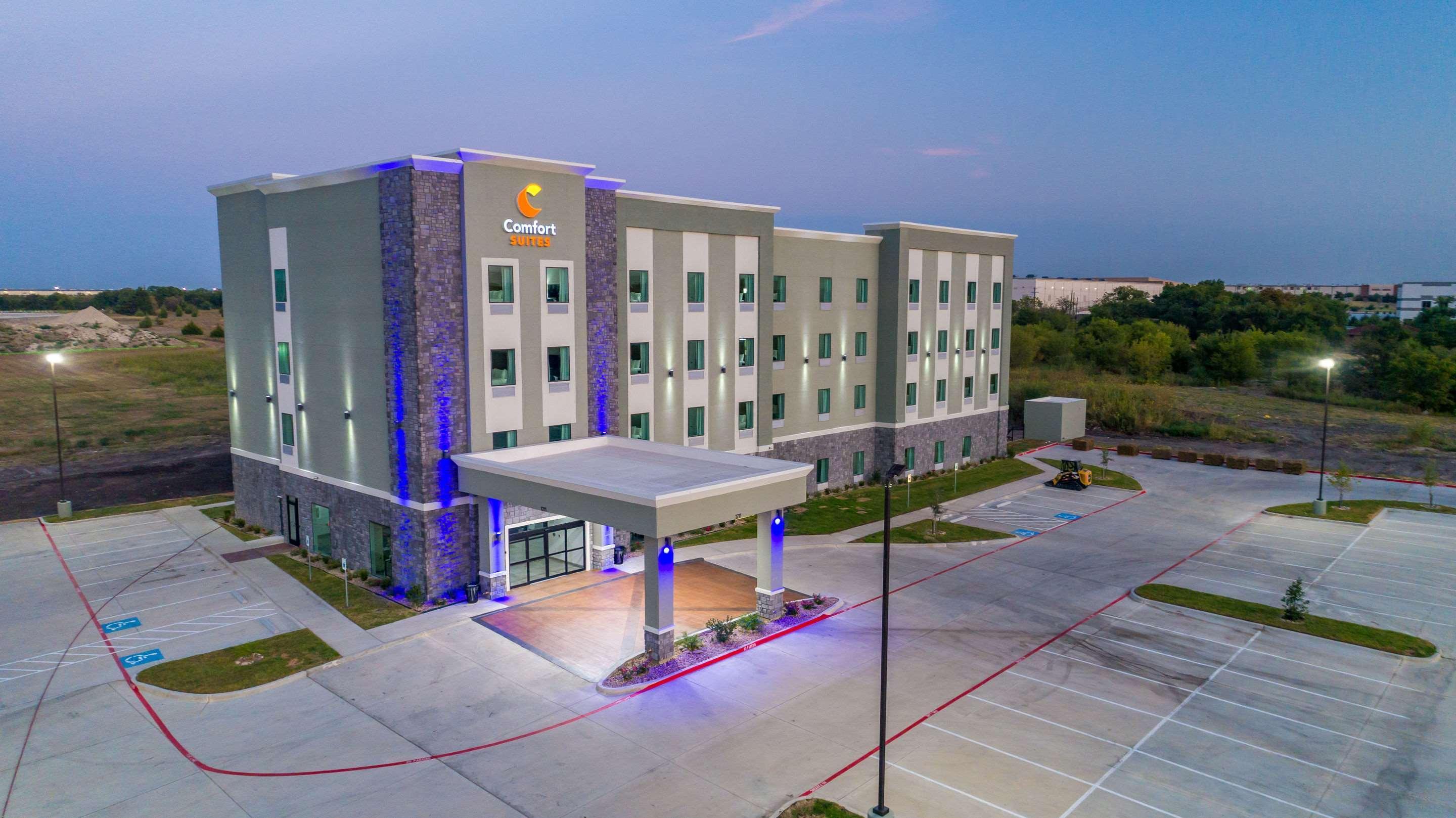 Comfort Dallas South Hotel 3*