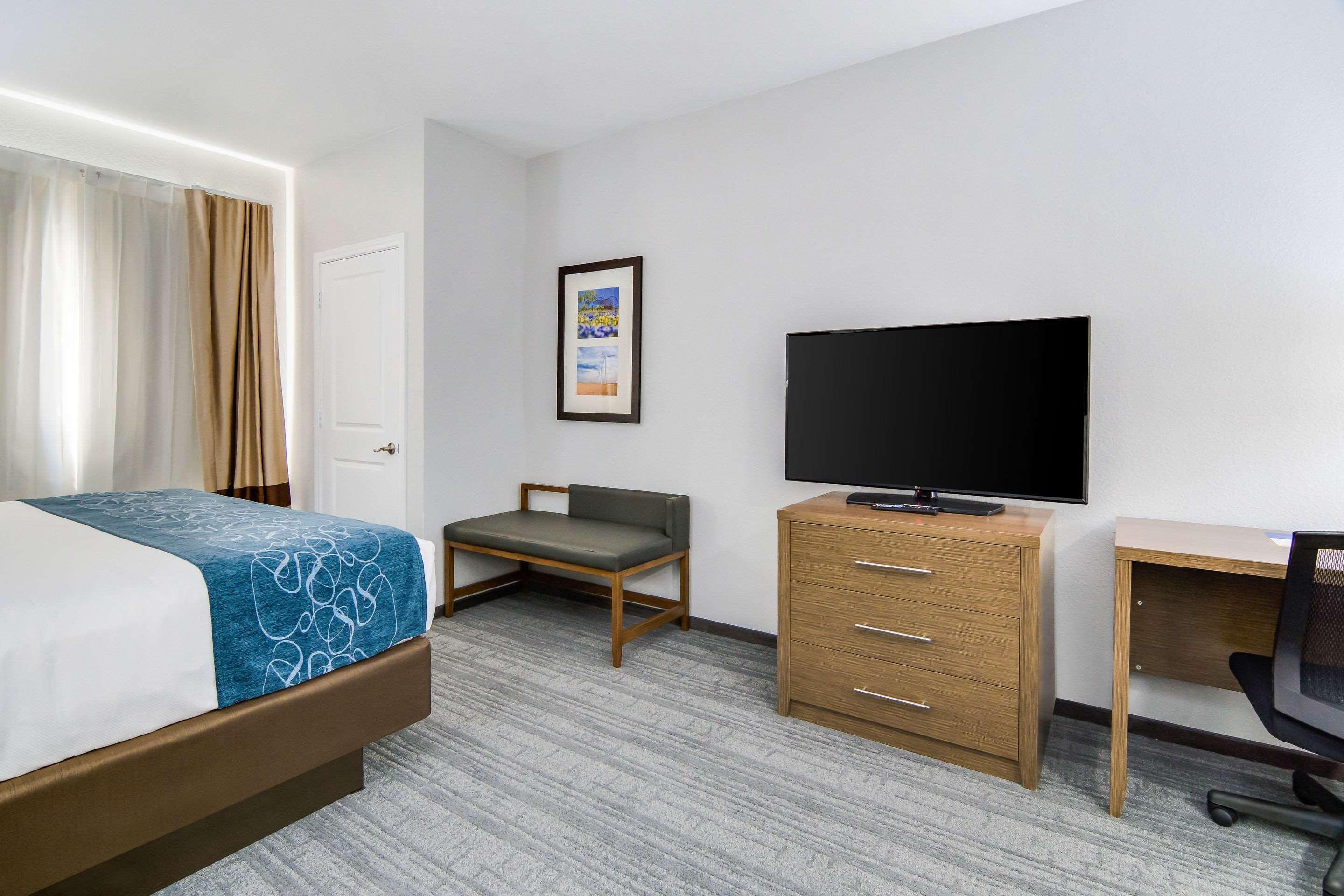Comfort Dallas South 3*