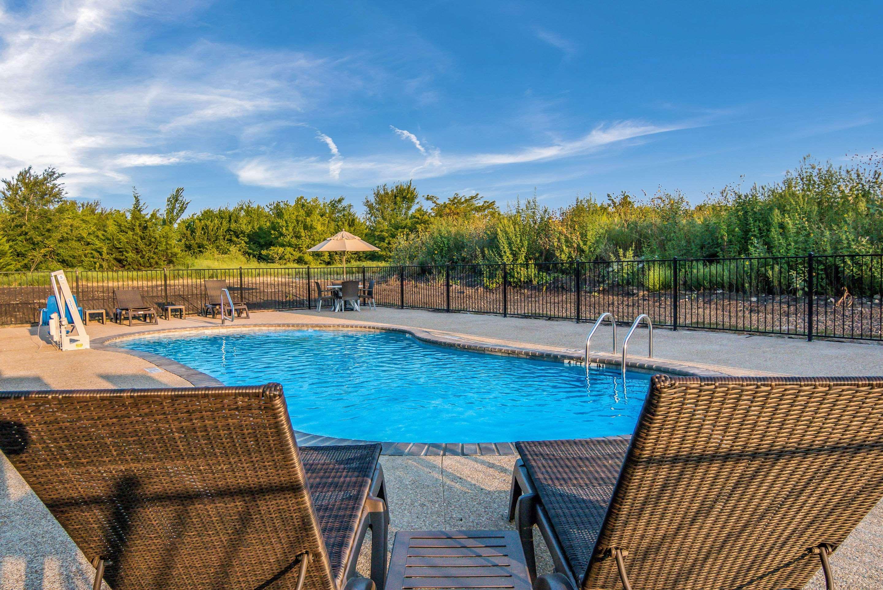 Comfort Dallas South Hotel