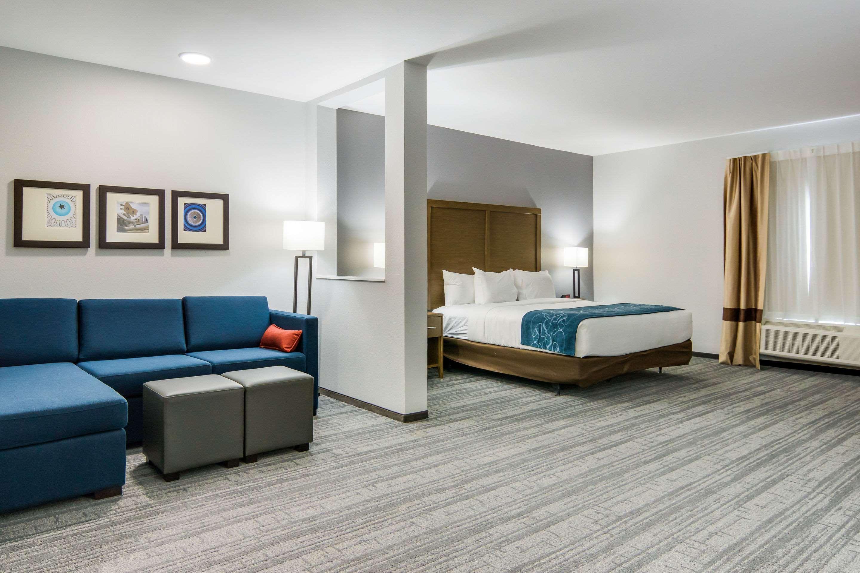 Comfort Dallas South 3*