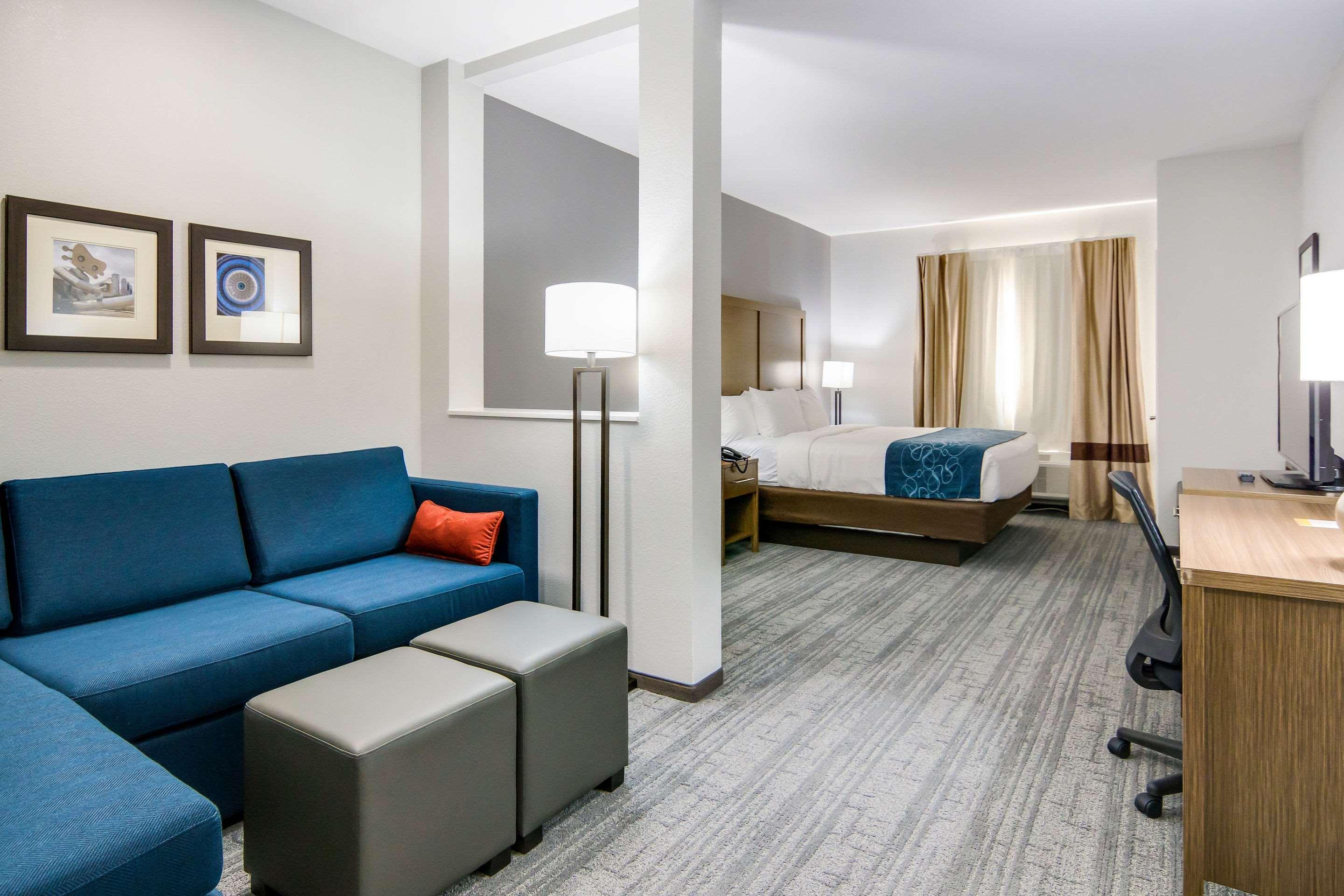 Comfort Dallas South Hotel